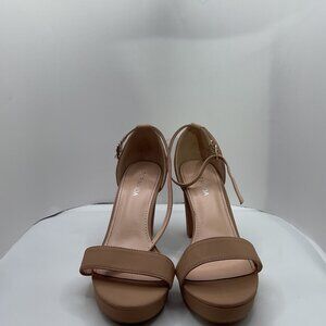 Tan Platform Block Heel size 7 Sandals With Ankle Strap & Buckle Closure By Top